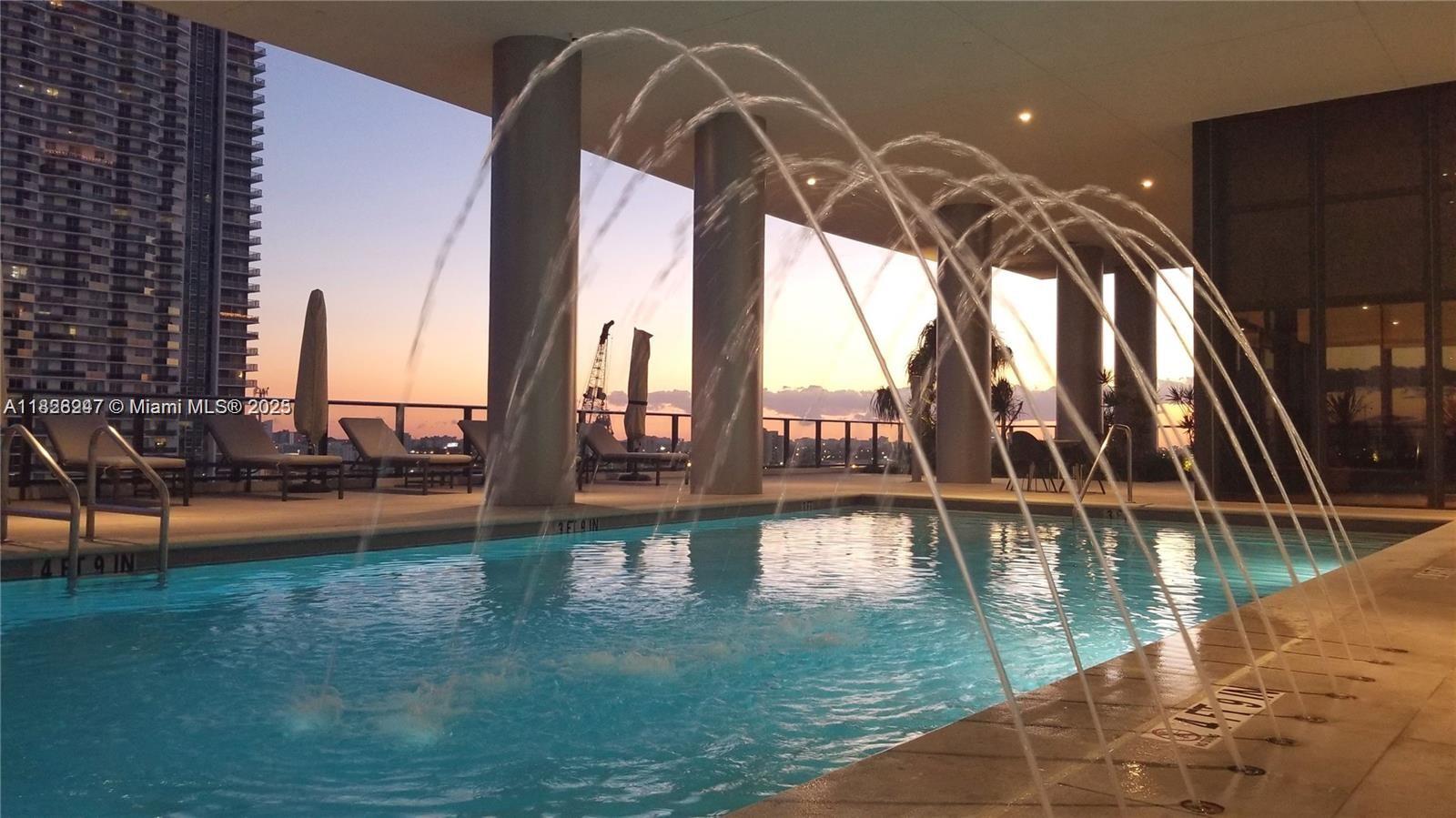 CANVAS CONDO - Residential