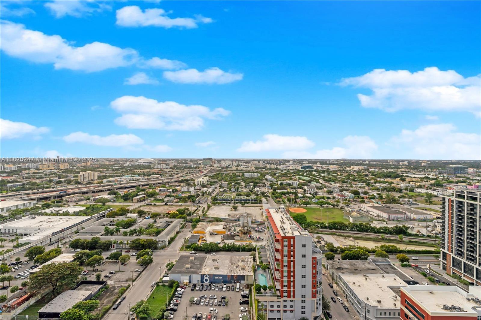 CANVAS CONDO - Residential