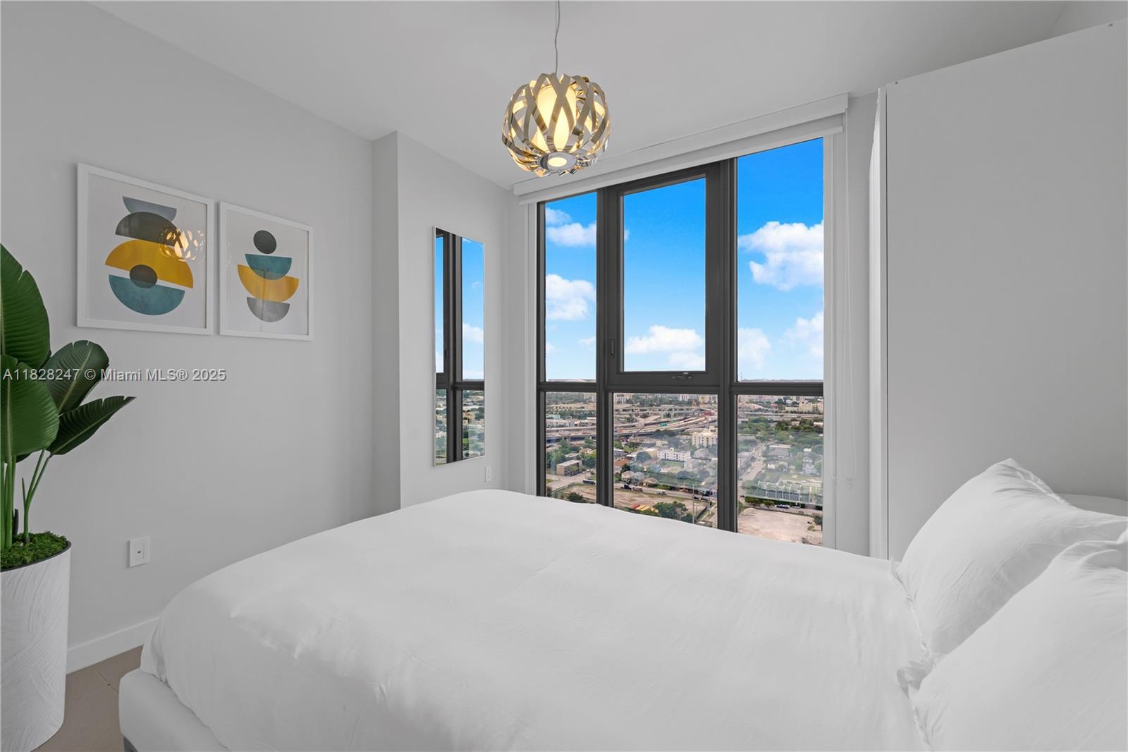 CANVAS CONDO - Residential