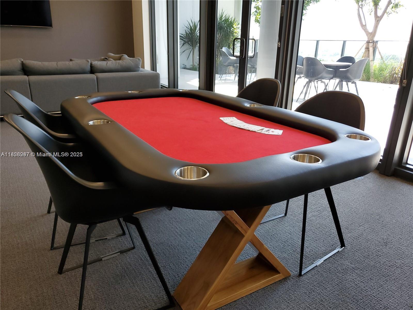 CANVAS CONDO - Residential