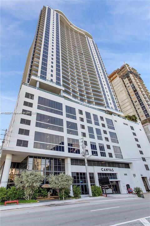 CANVAS CONDO - Residential