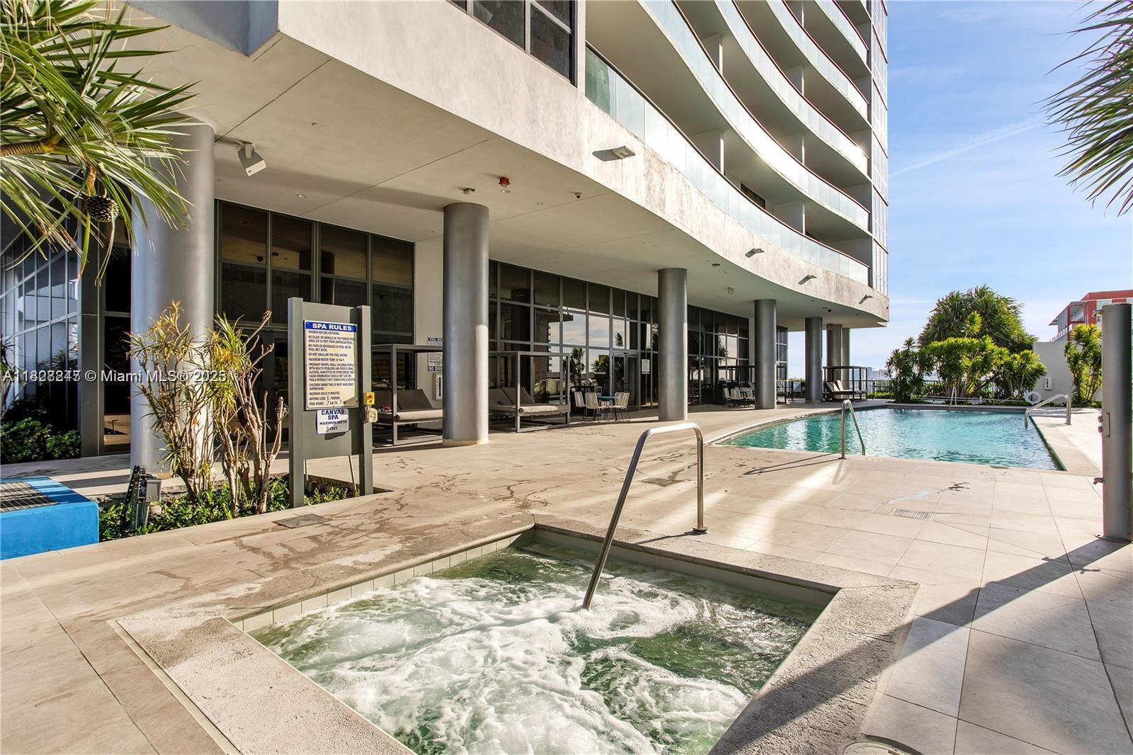 CANVAS CONDO - Residential