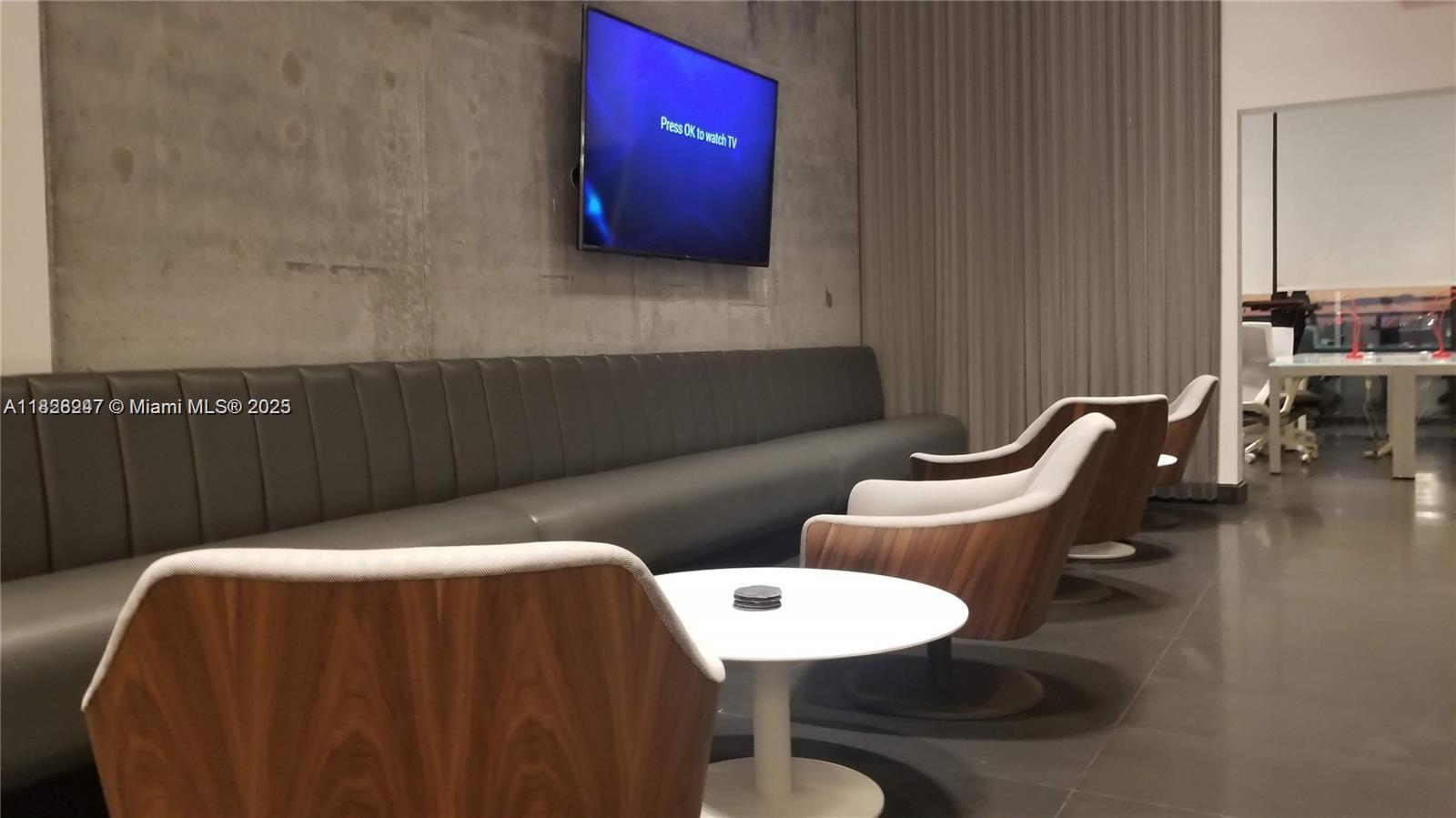 CANVAS CONDO - Residential