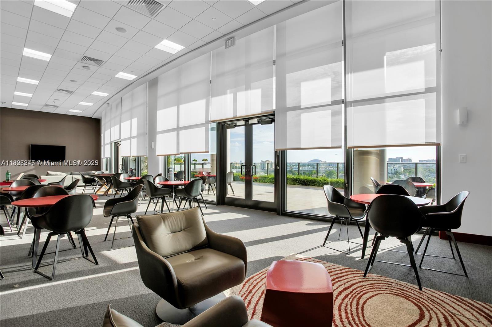 CANVAS CONDO - Residential