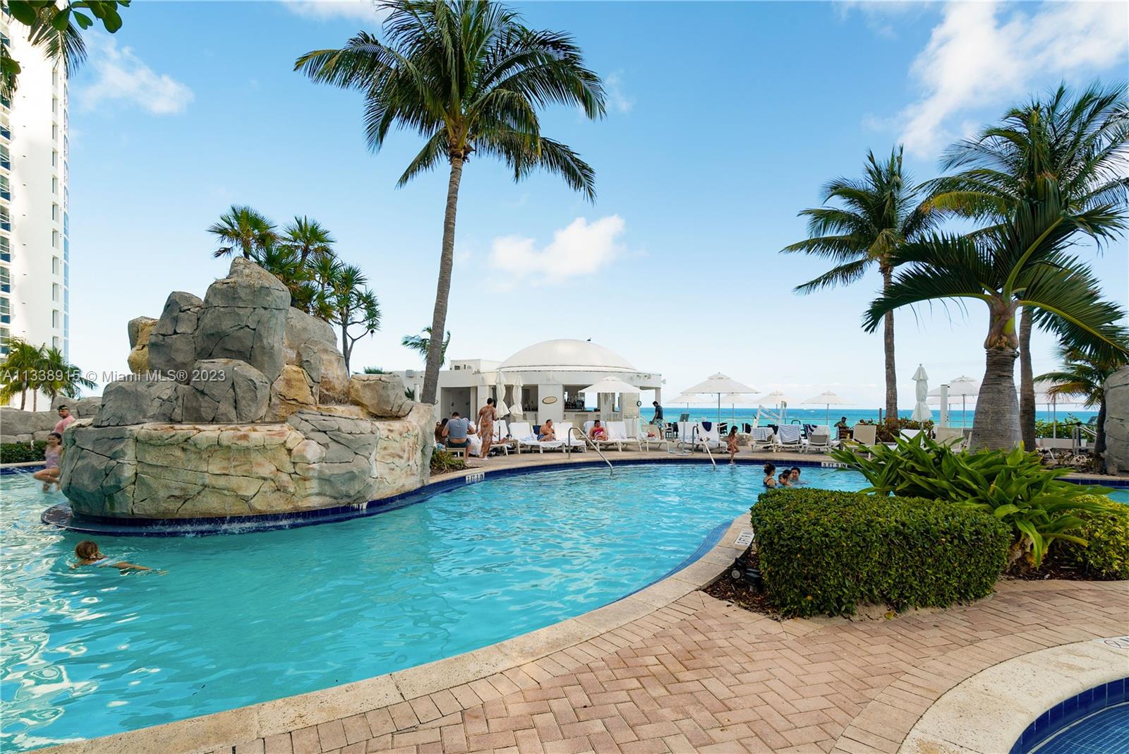 TRUMP INTERNATIONAL SONES - Residential