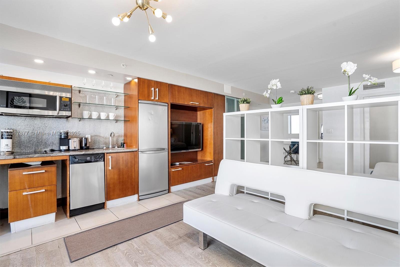 THE STRAND ON OCEAN DRIVE - Residential