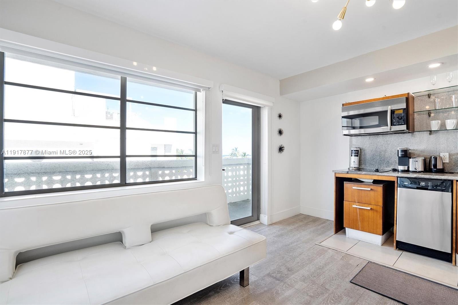 THE STRAND ON OCEAN DRIVE - Residential