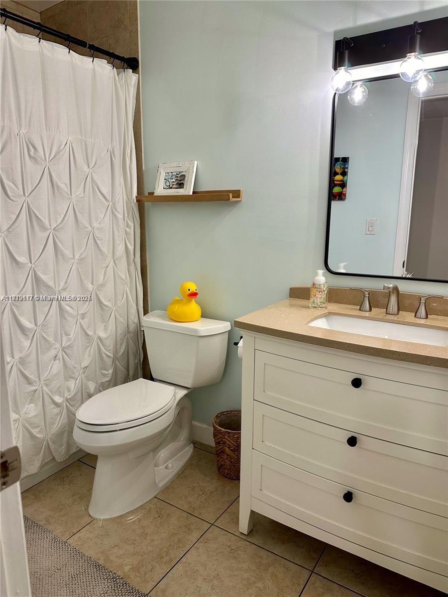 VENETIAN PALMS CONDO - Residential