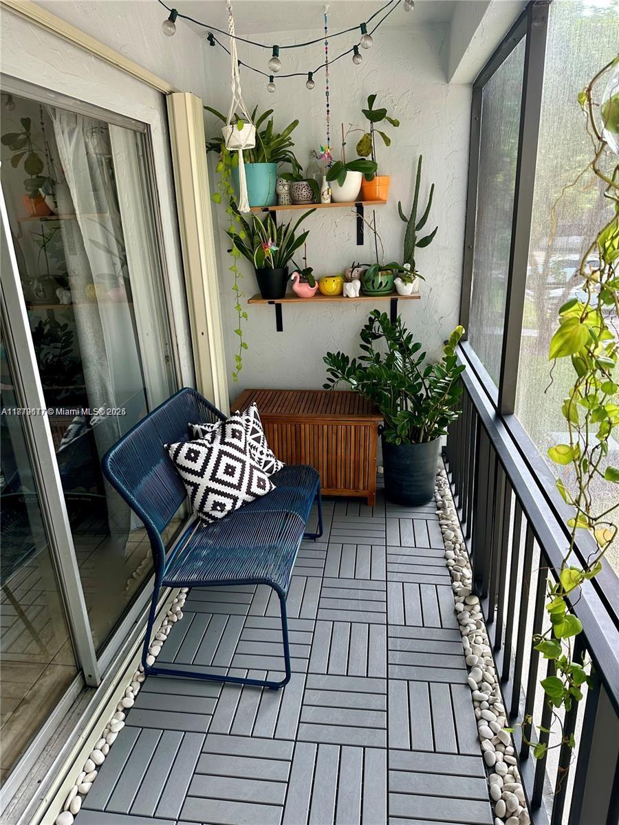 VENETIAN PALMS CONDO - Residential