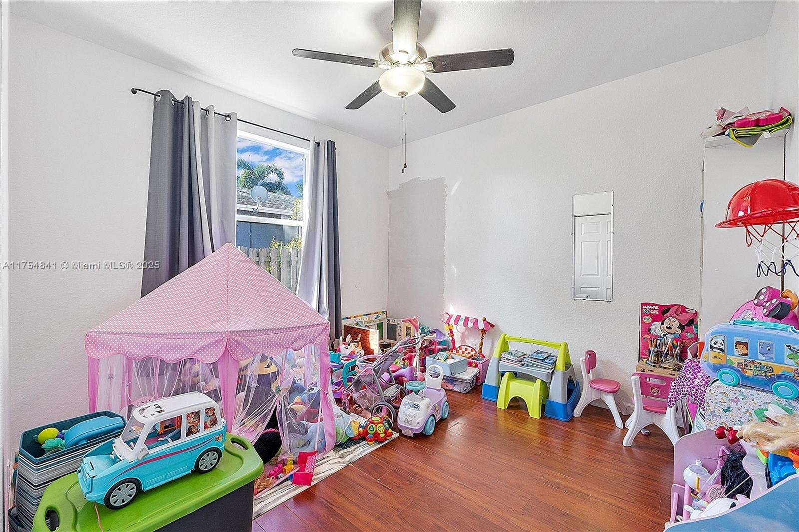 POMPANO BCH COMMUNITY - Residential