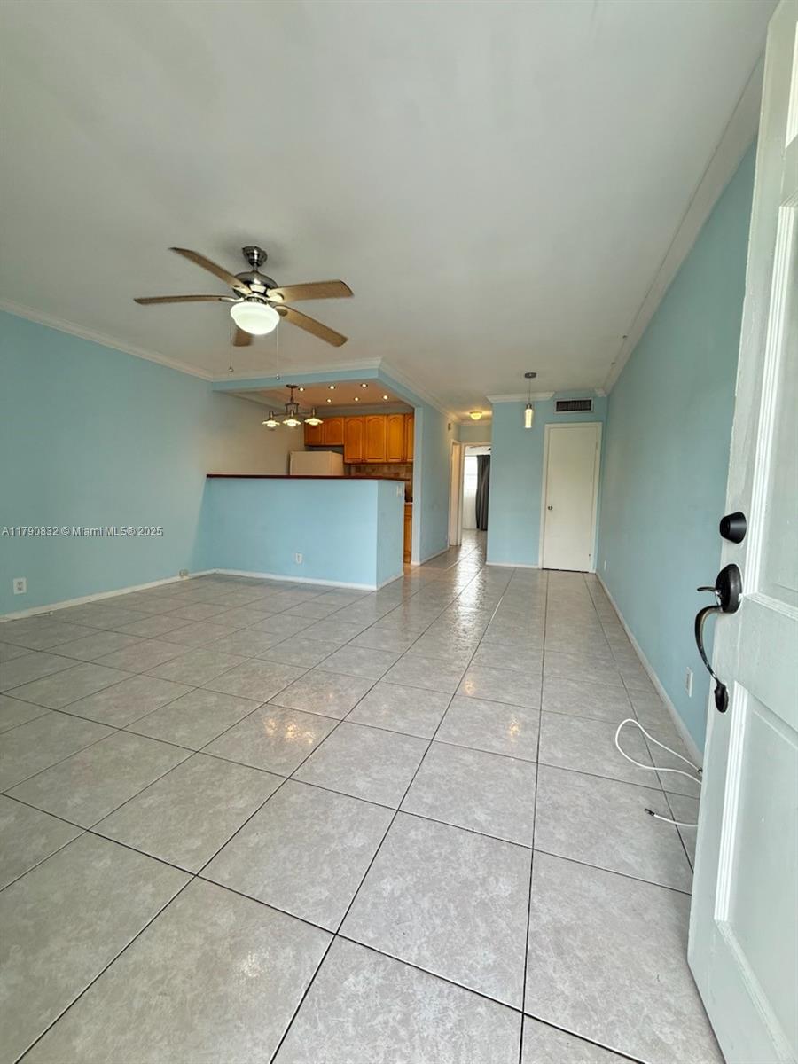 467 Golden Isles Dr 207, Hallandale Beach, Broward County, Florida - 1 Bedrooms  
1 Bathrooms - 