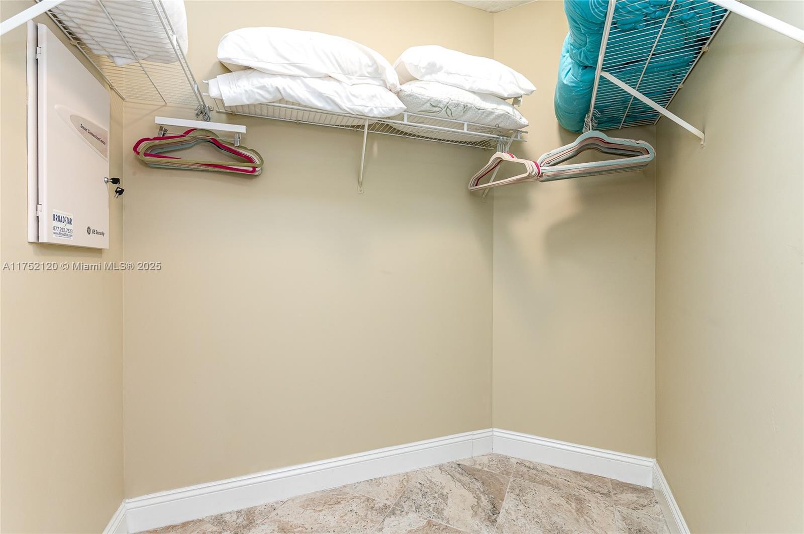 LA PERLA CONDO - Residential