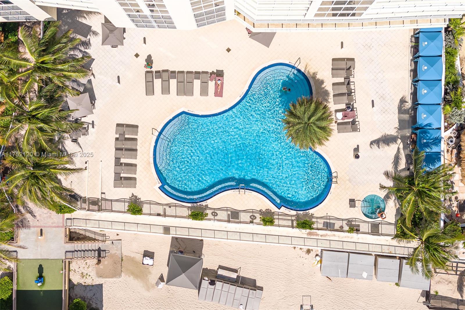 LA PERLA CONDO - Residential