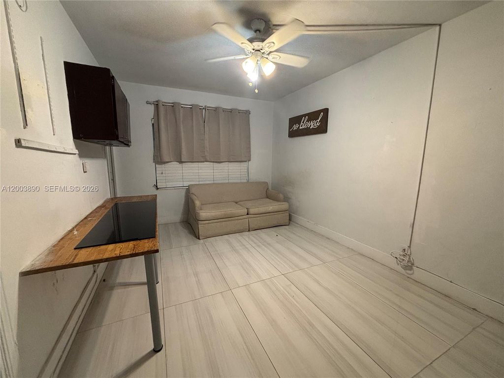 Photo of 250 SE Park St #3, Dania Beach, FL 33004 (MLS # A12003890)