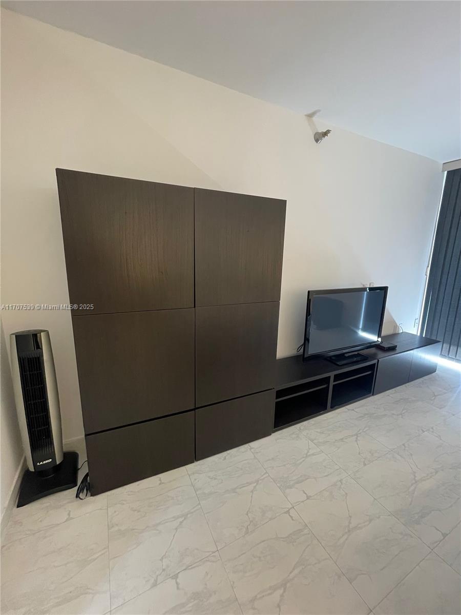 WATERVIEW CONDO - Residential Lease