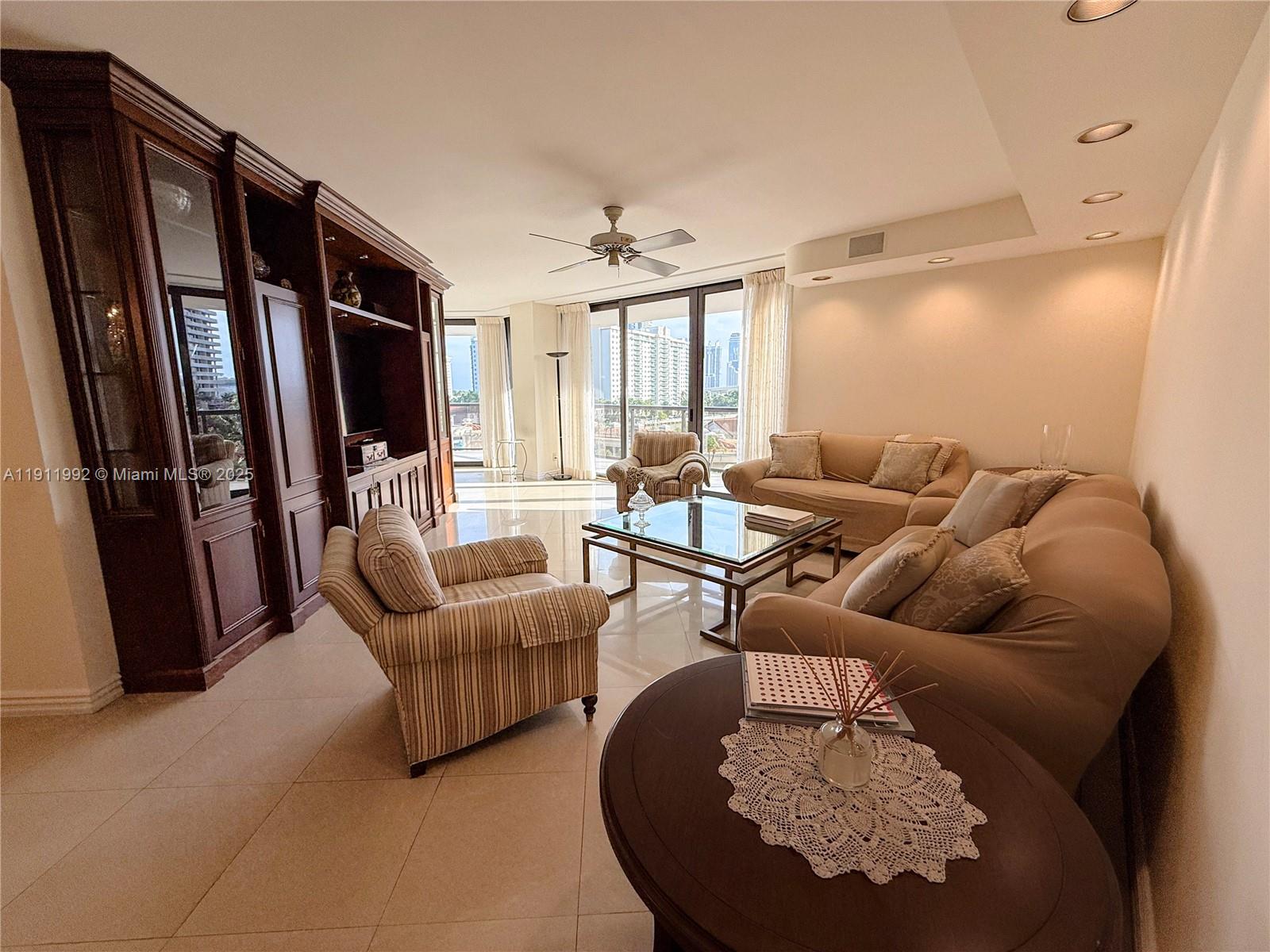 TURNBERRY ISLE SOUTH COND - Residential Lease