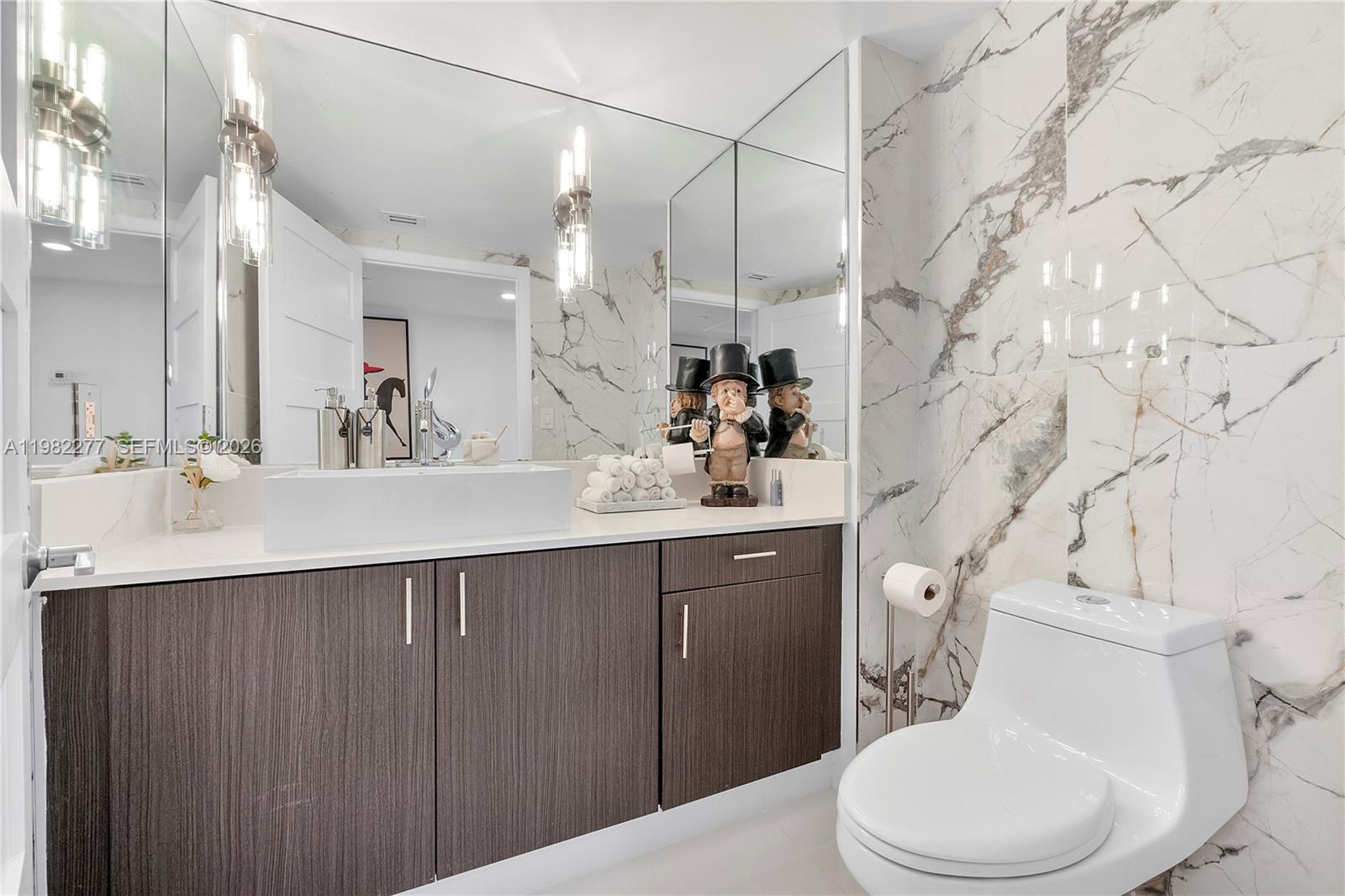 Williams Island - Residential