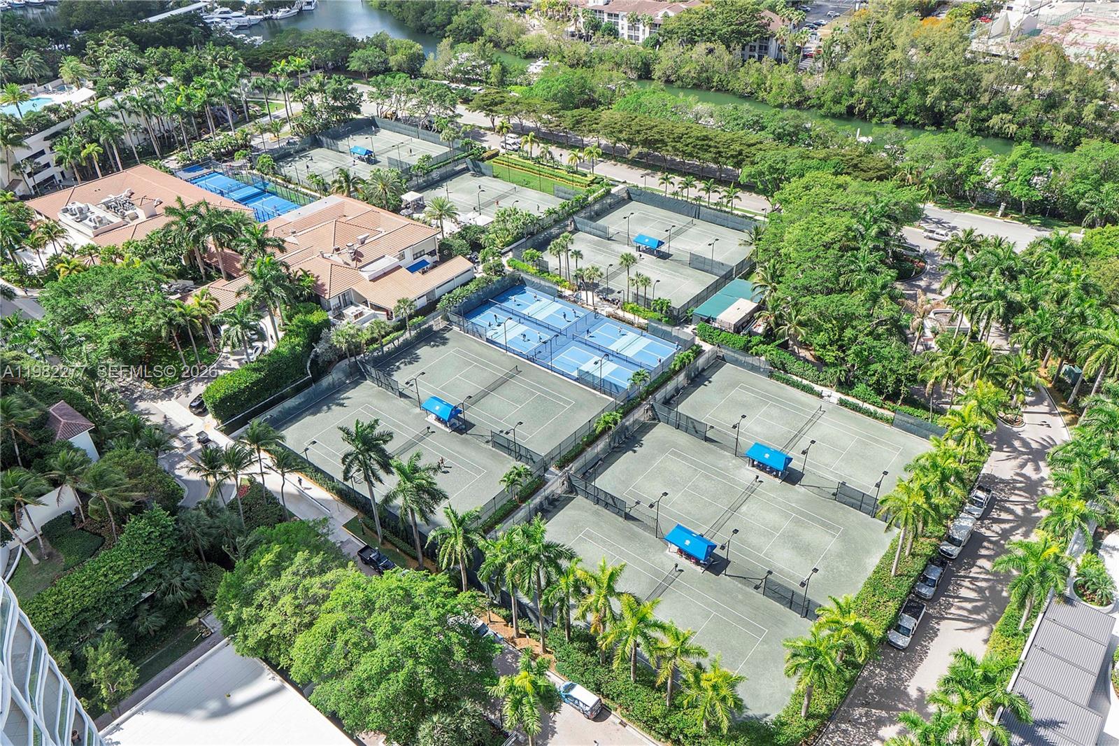 Williams Island - Residential