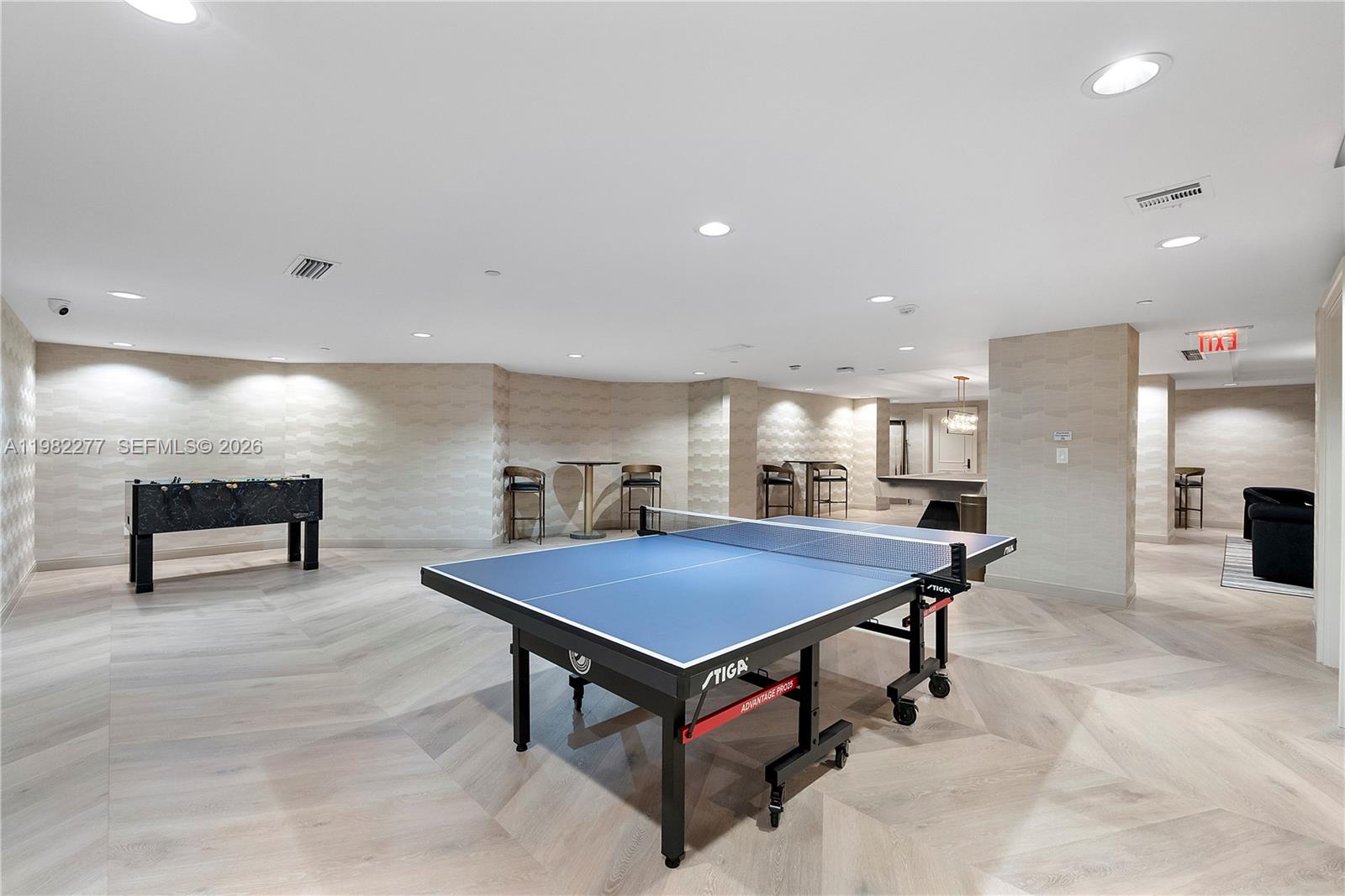 Williams Island - Residential