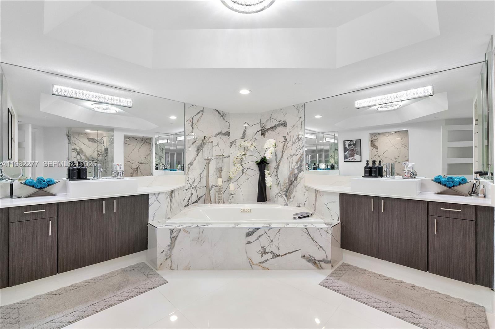 Williams Island - Residential