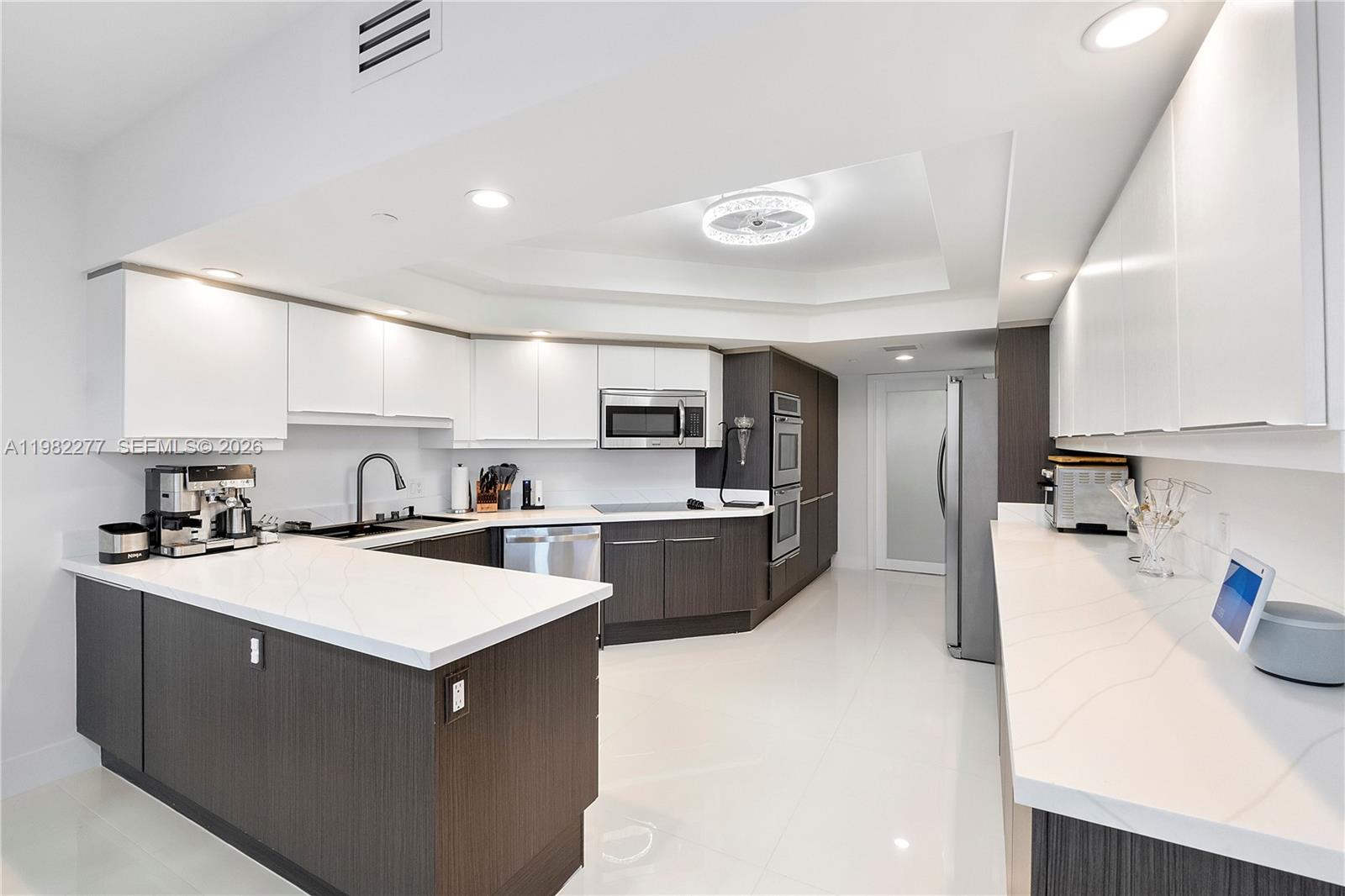 Williams Island - Residential