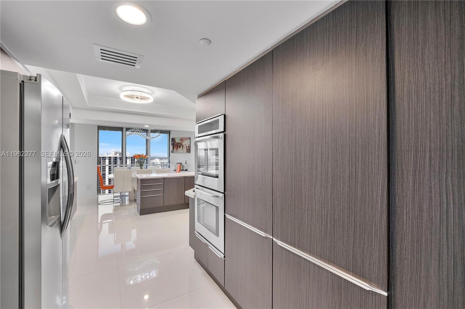 Williams Island - Residential