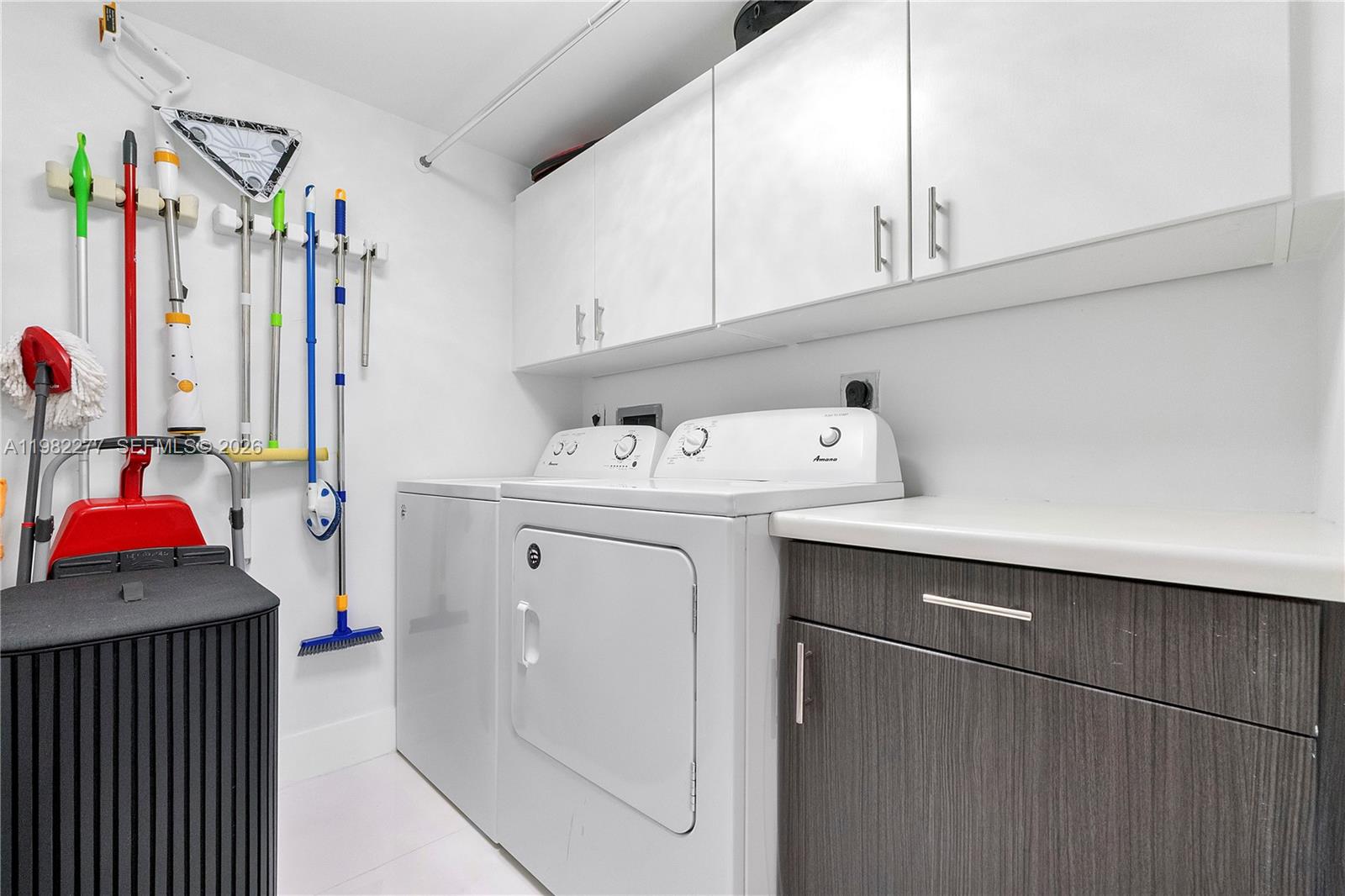 Williams Island - Residential