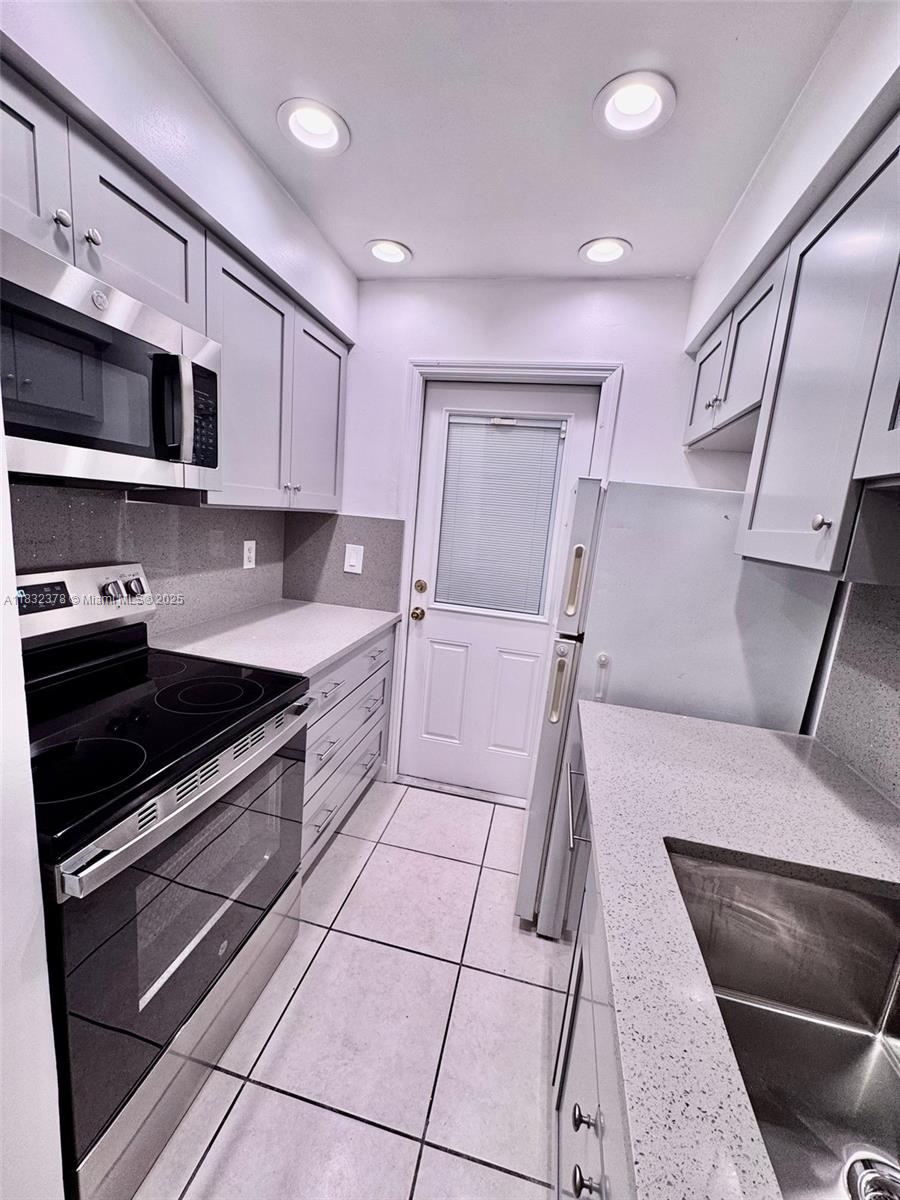 1431 S 14th Ave 105