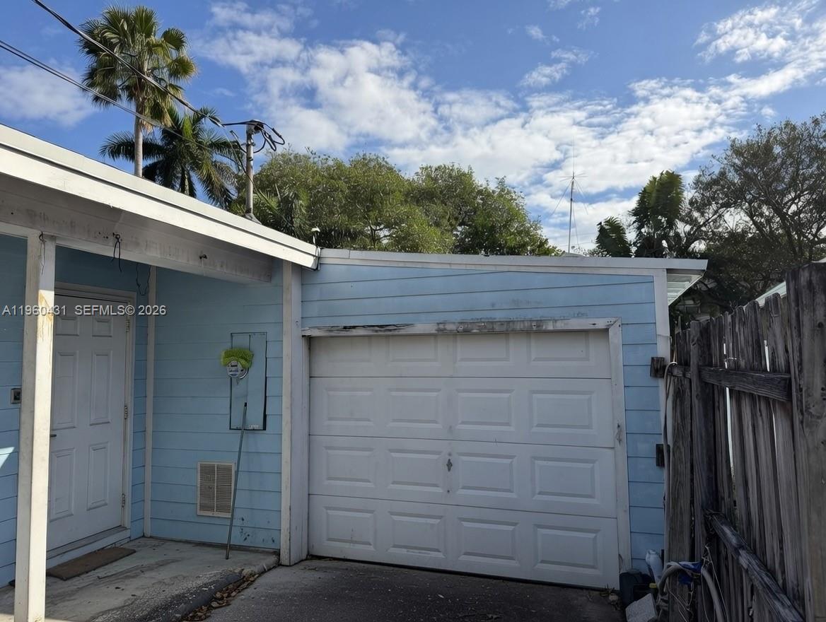 OAKLAND PARK SECOND ADD - Residential