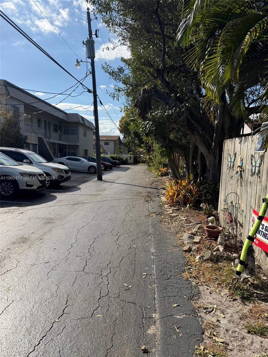 OAKLAND PARK SECOND ADD - Residential