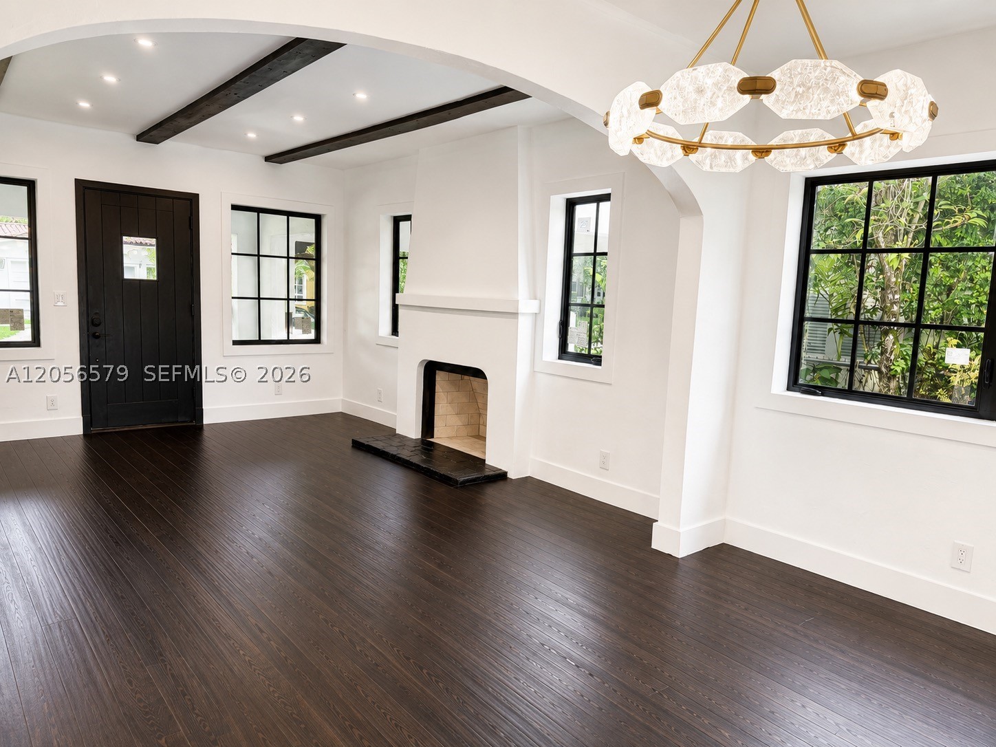 1213 Aguila Ave