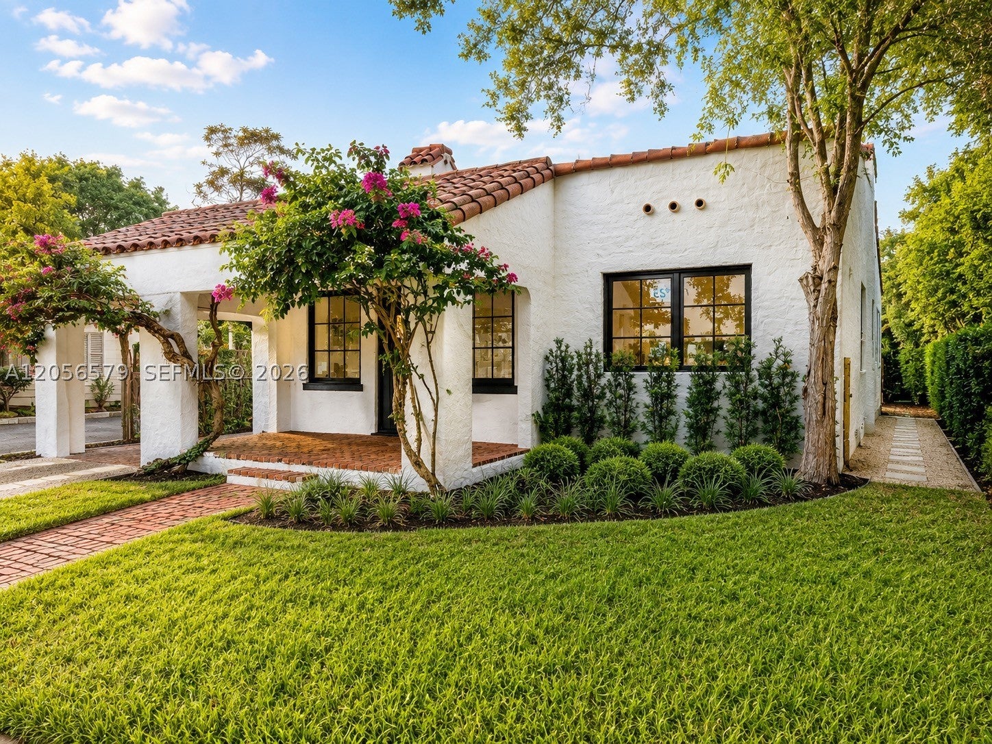1213 Aguila Ave