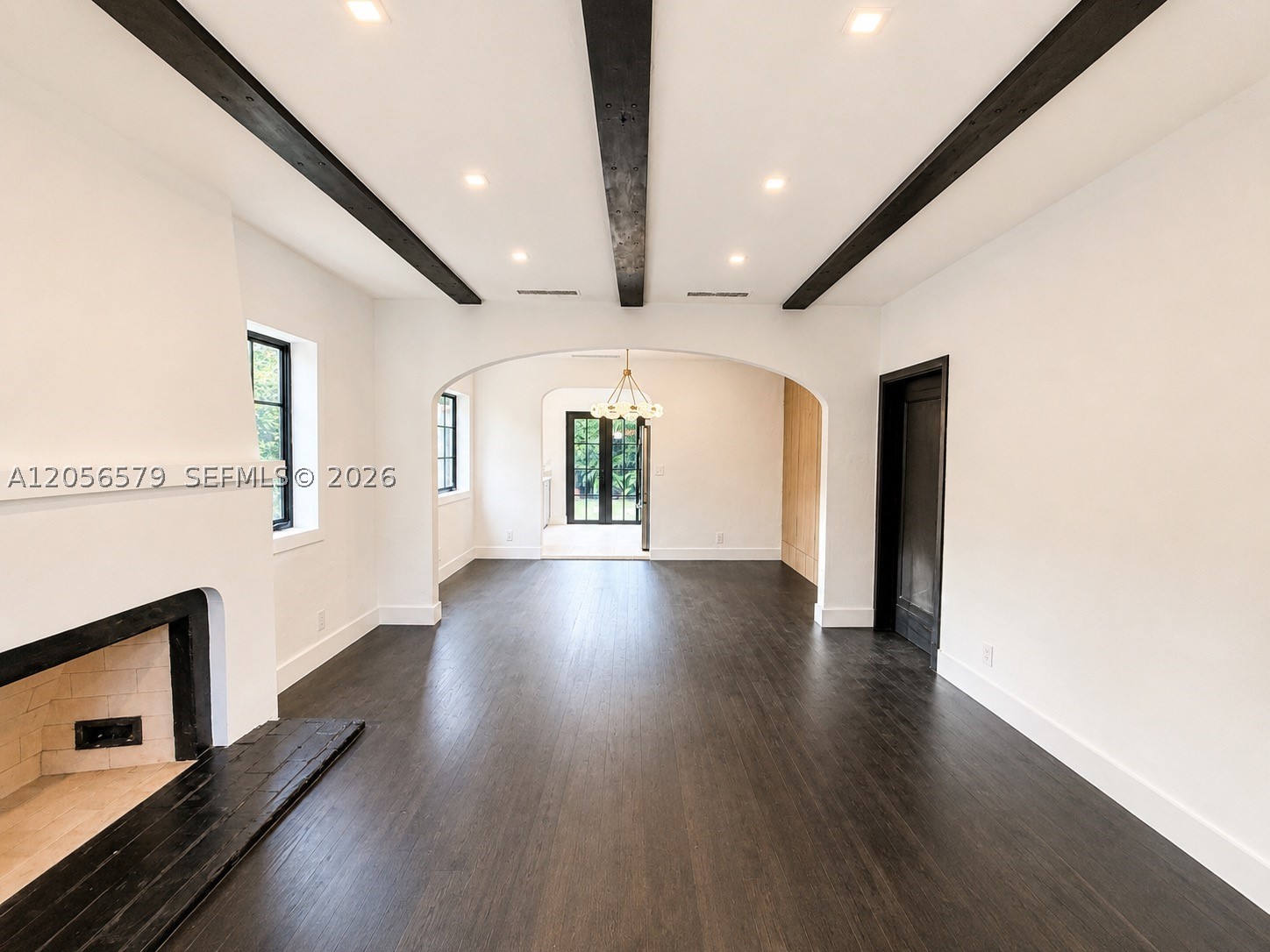 1213 Aguila Ave
