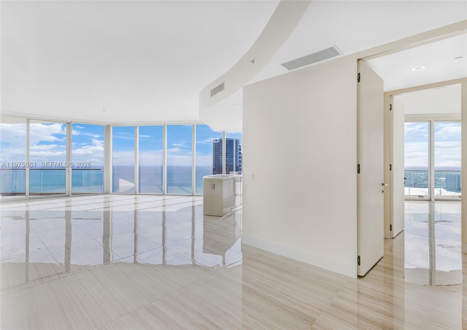 18975 Collins Ave 4604