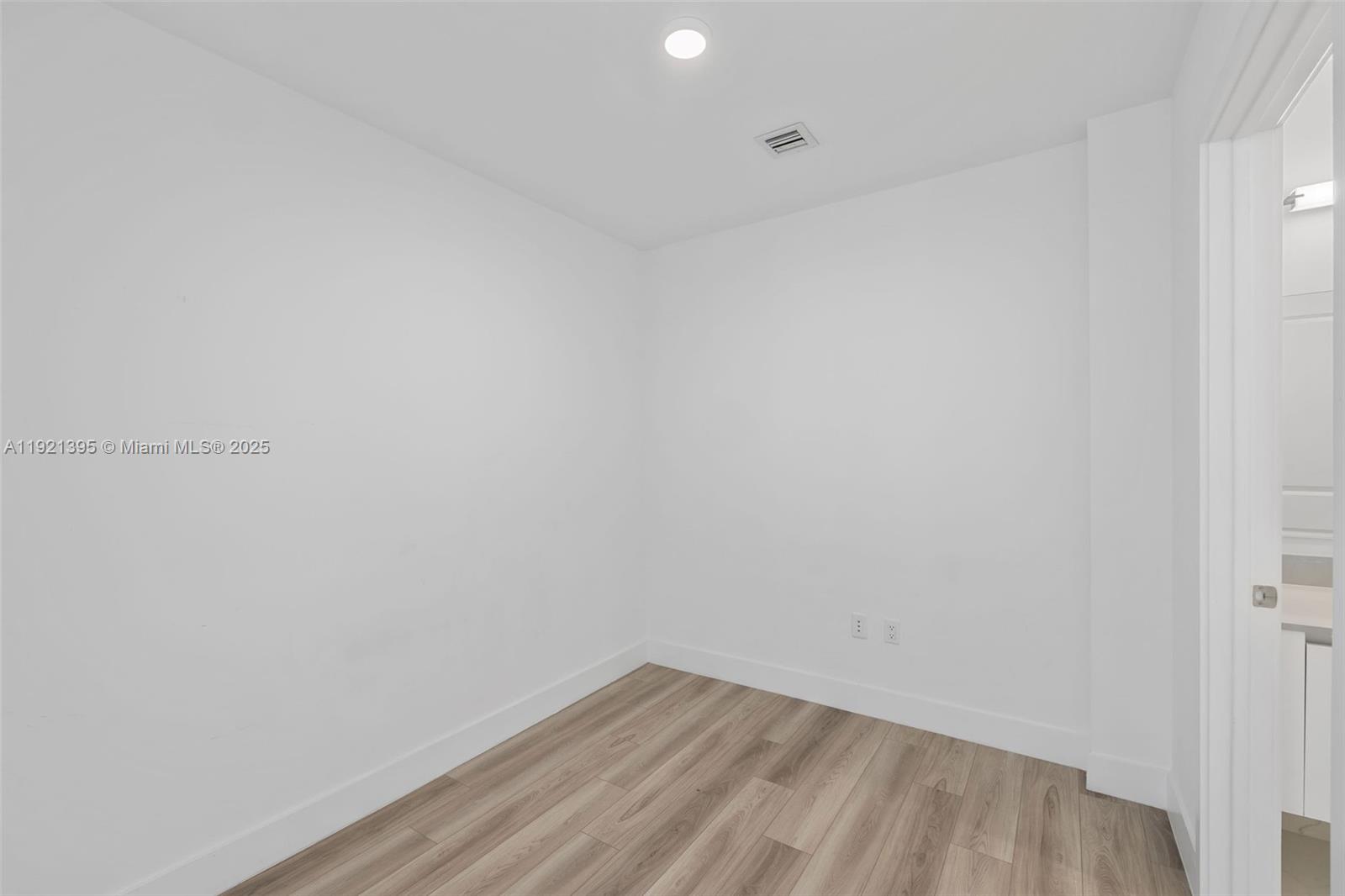 Slate Hallandale - Residential Lease