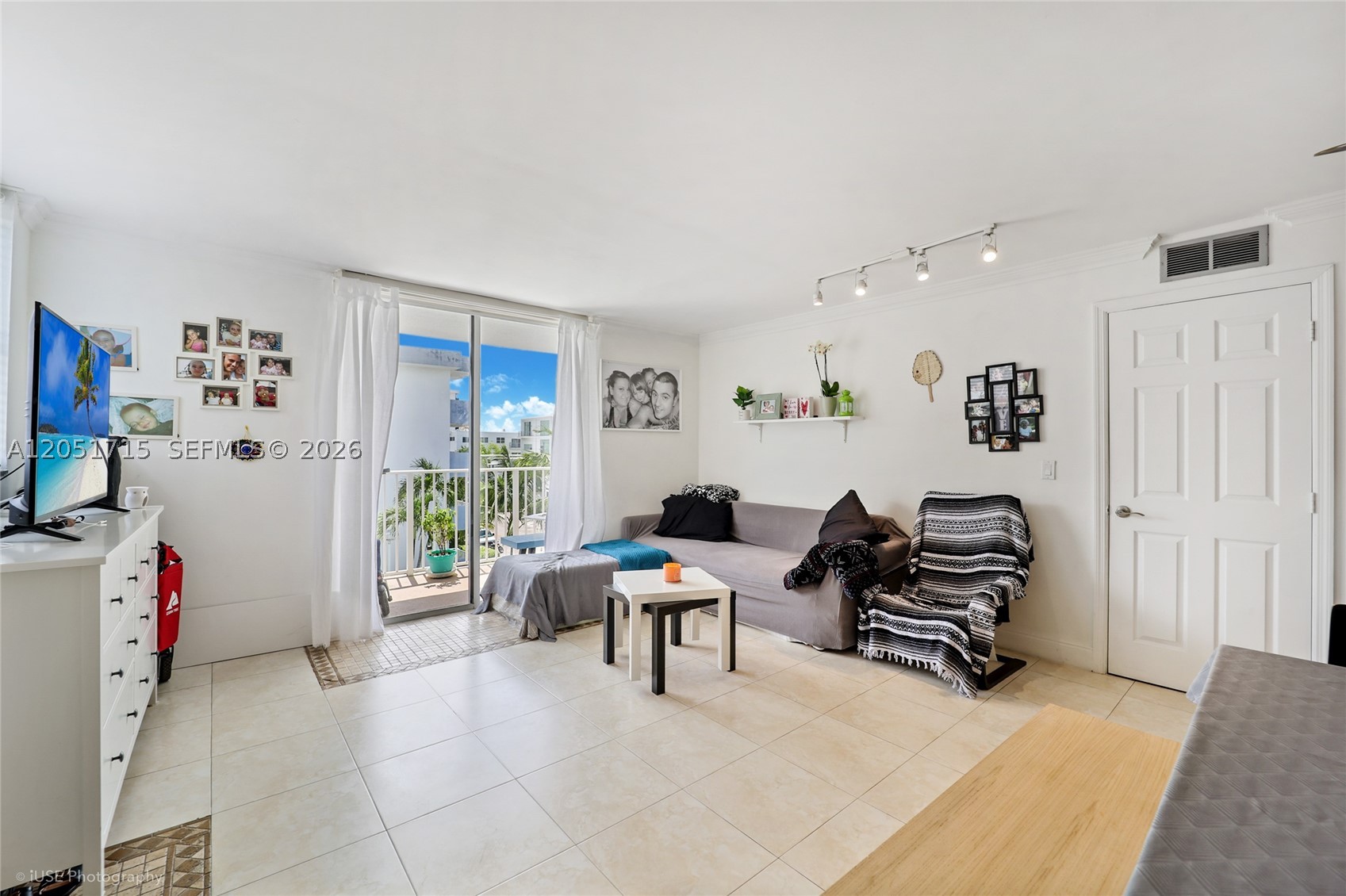 1801 S Treasure Dr 421
