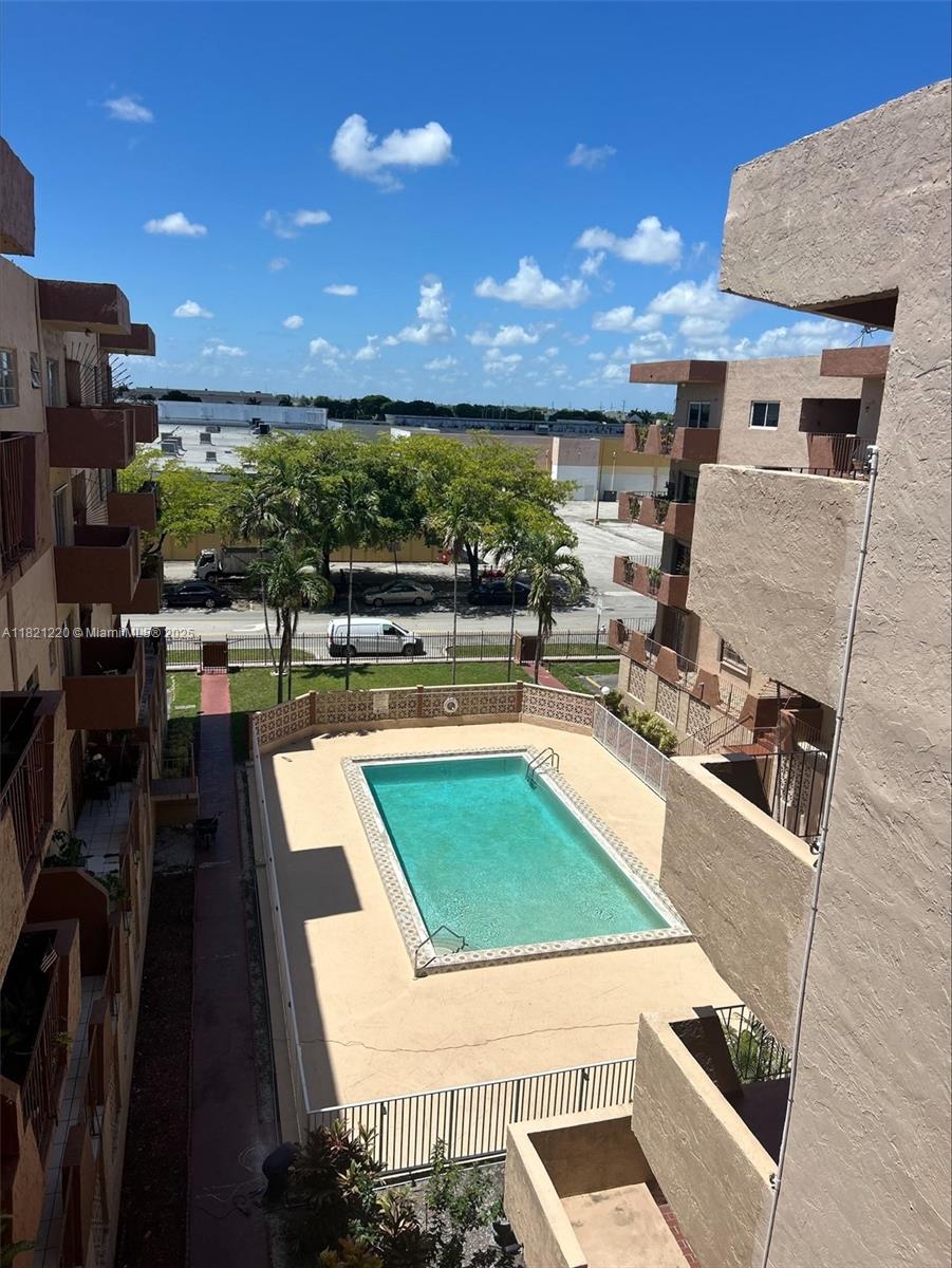 1630 W 46th St 511C, Hialeah, FL, 33012/$259,000 1 1630 W 46th St 511C