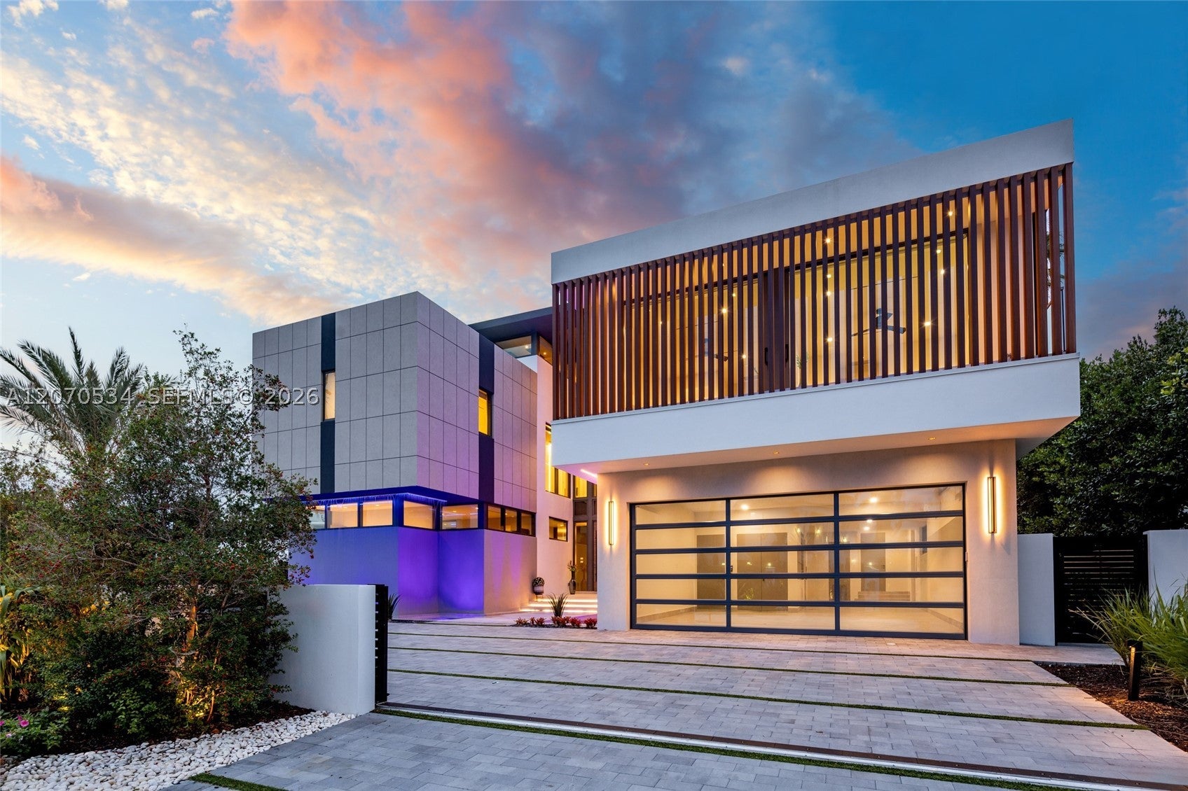 1400 W Lake Dr
