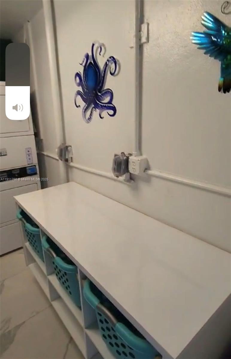 ISLE OF NORMANDY MIAMI VI - Residential Lease