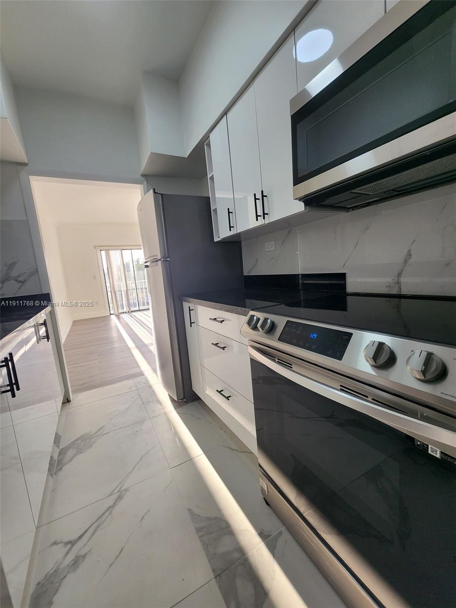 ISLE OF NORMANDY MIAMI VI - Residential Lease