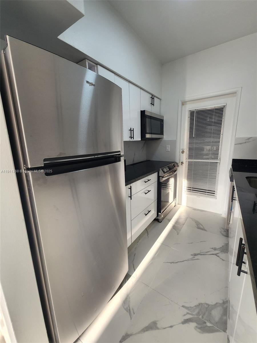 ISLE OF NORMANDY MIAMI VI - Residential Lease