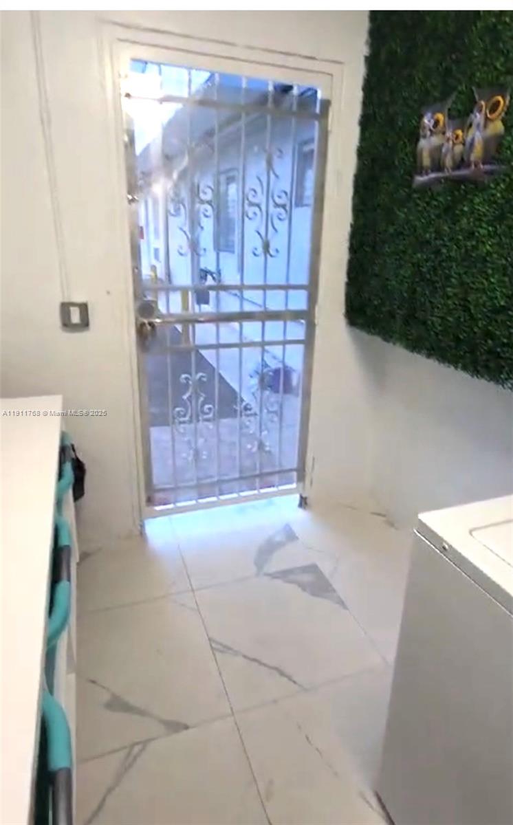 ISLE OF NORMANDY MIAMI VI - Residential Lease