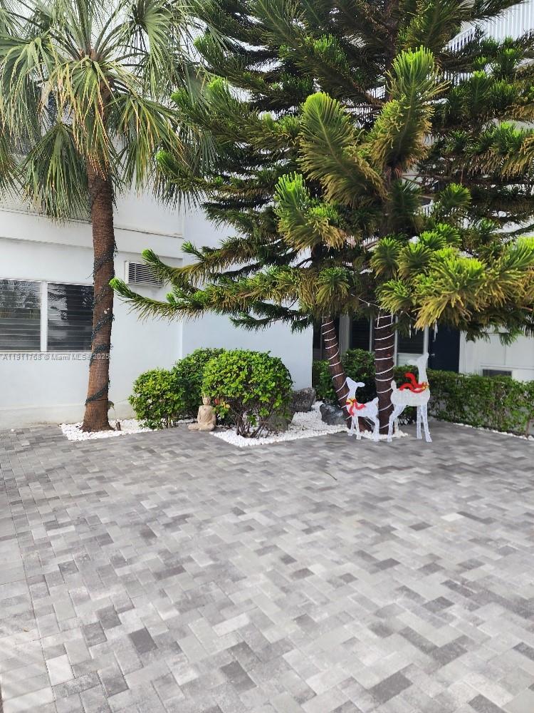 ISLE OF NORMANDY MIAMI VI - Residential Lease