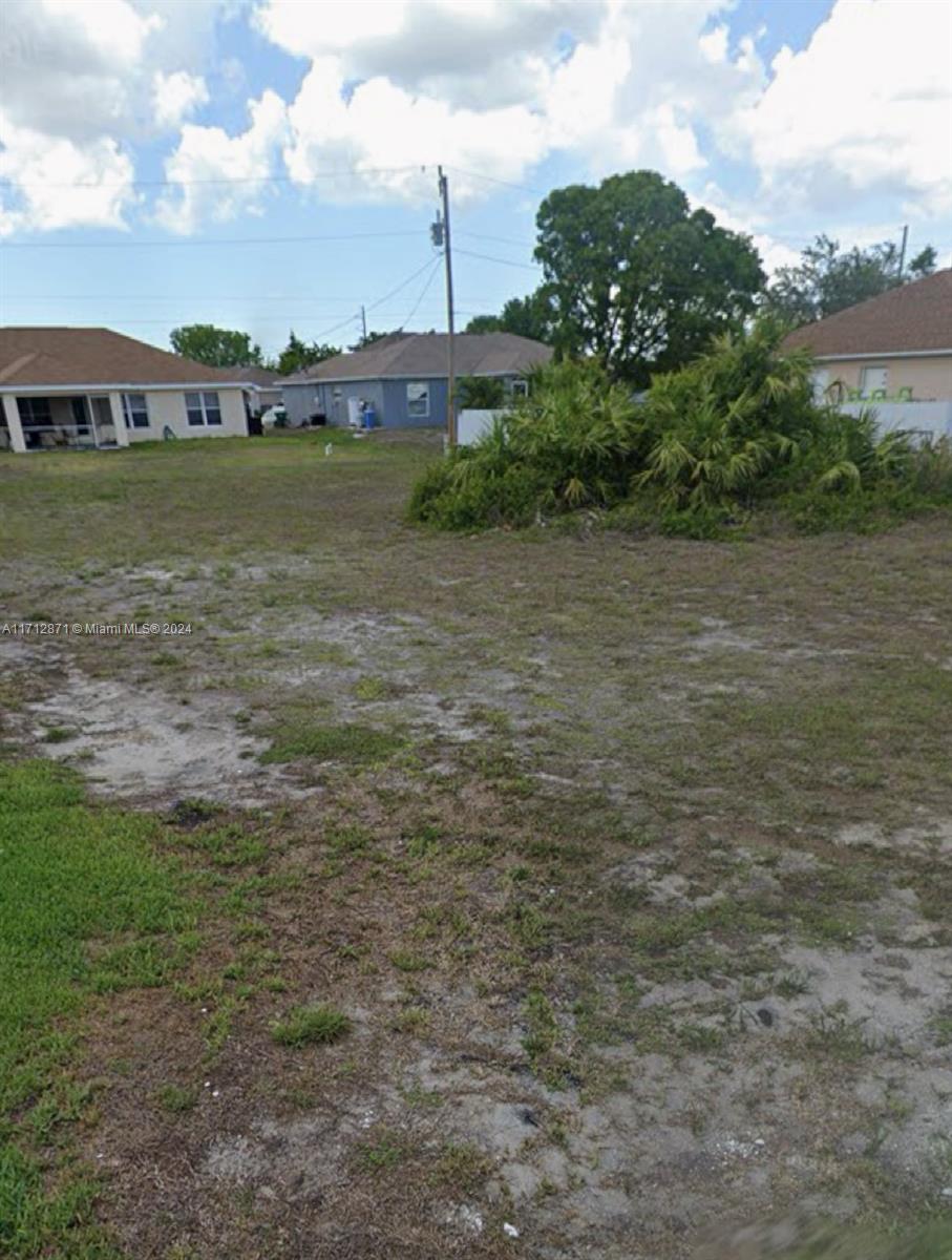 Ready to built your dream house. Vacant land are ready for an investor with a vision. Great location! Coveniently situated close to schools, restaurants and shops. Not located in a flood zone.