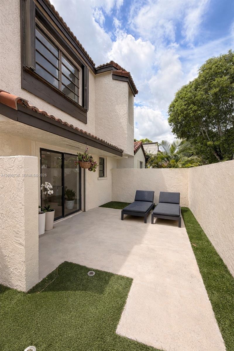 KENLAND COURT - Residential Lease