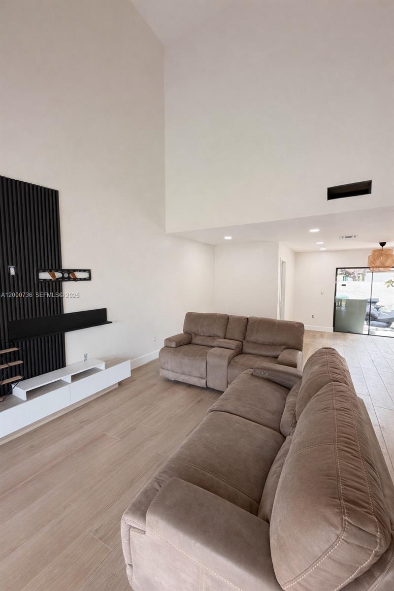 KENLAND COURT - Residential Lease