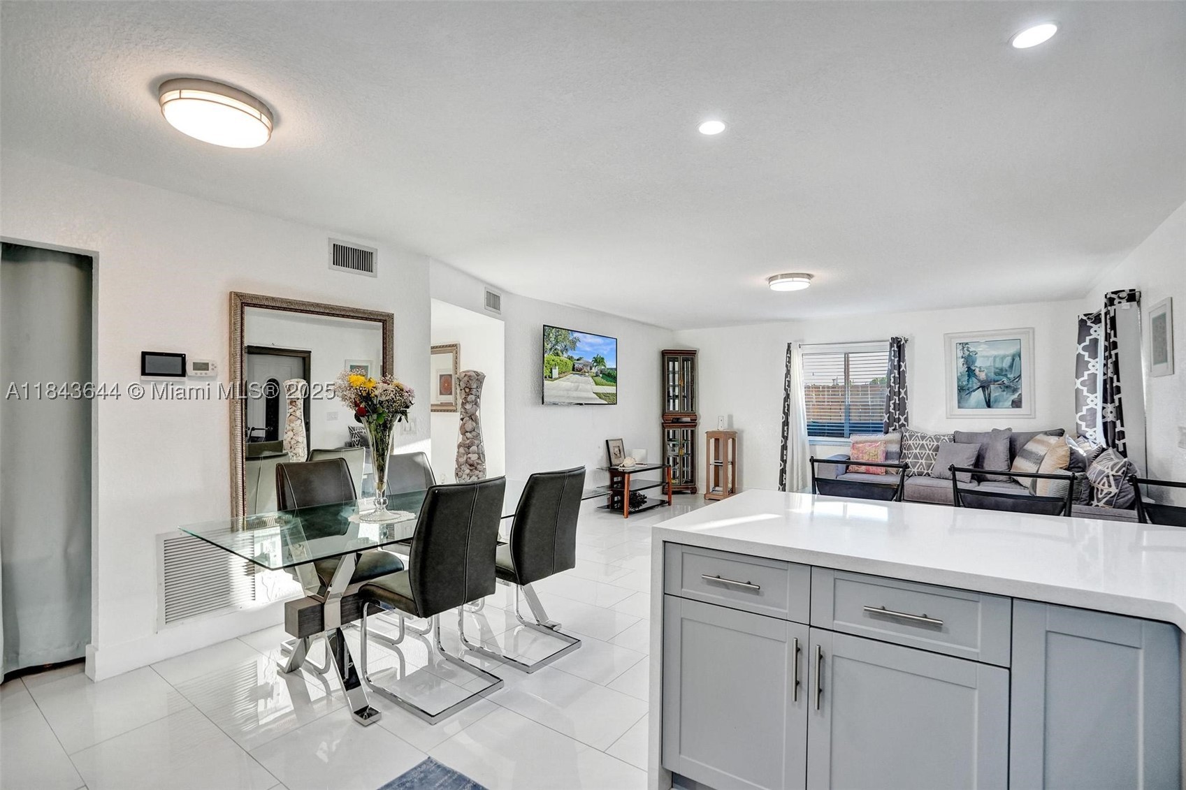 320 NE 33rd St