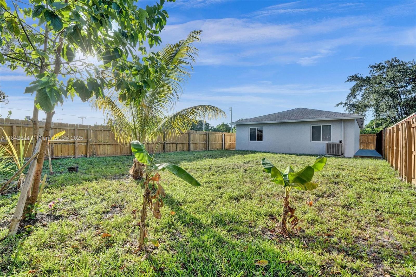 OAKLAND PARK SECOND ADD - Residential