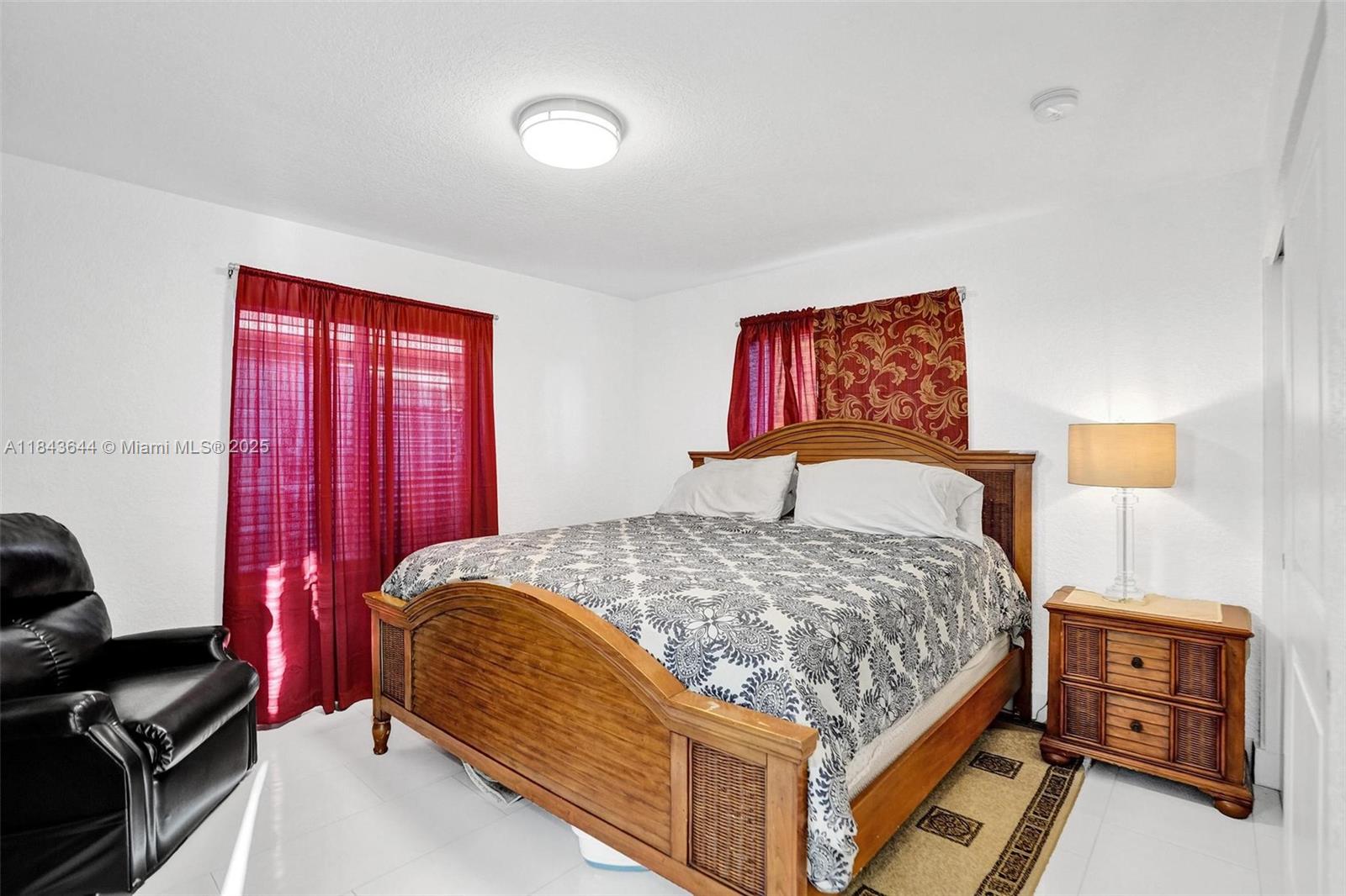 OAKLAND PARK SECOND ADD - Residential