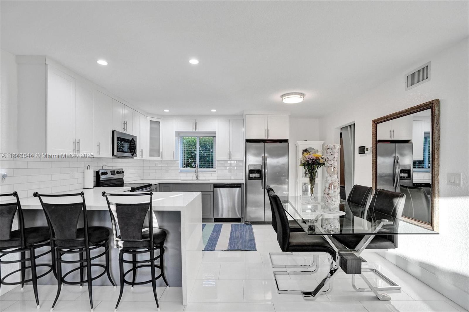 OAKLAND PARK SECOND ADD - Residential